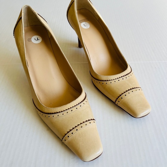 COACH VTG Sz 7.5 Camel Color Leather Cathy Spectator Pump Heels Shoes Slip On - Picture 2 of 10